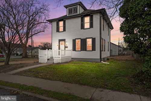 261 B St, CARNEYS POINT, NJ, 08069-2321 | Card Image