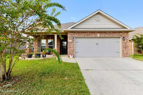 127 Clear Springs Cir, Ocean Springs, MS, 39564-5741 | Card Image
