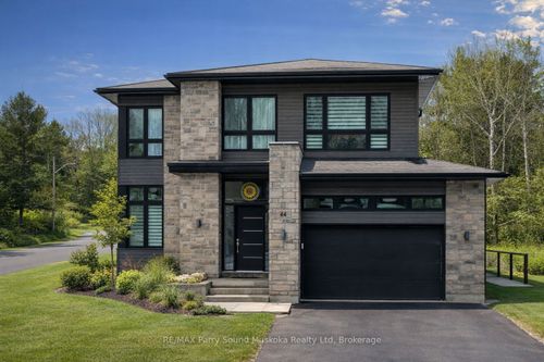 44 Dennis Dr, Parry Sound, ON, P2A0E6 | Card Image