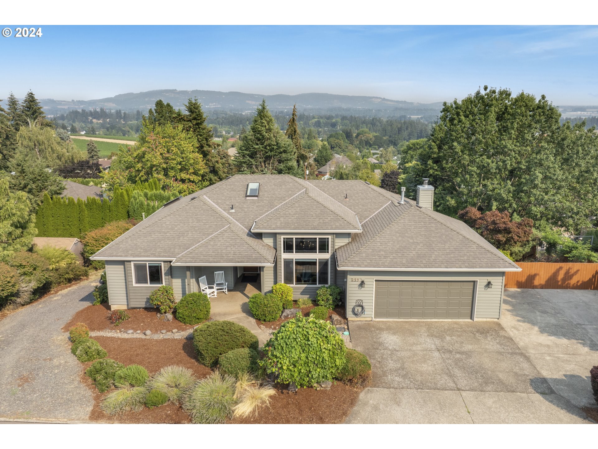 Brier Ave, Dundee, OR 97115