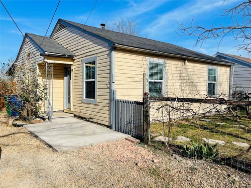 203 Ennis St, Waxahachie, TX, 75165-2816 | Card Image