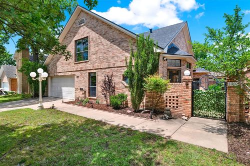 1407 W Mulberry St, Sherman, TX, 75092-7437 | Card Image