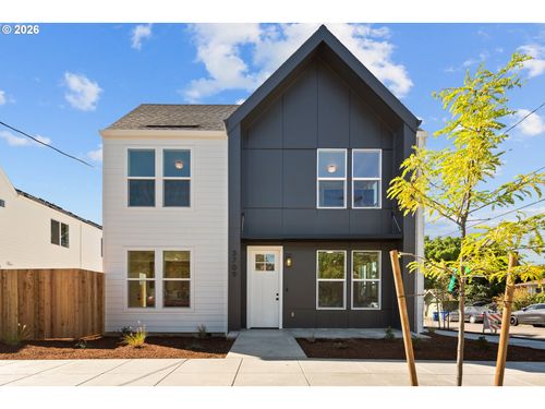 3709 Se 28th Ave, Portland, OR, 97202-3010 | Card Image