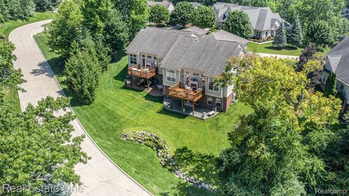 636 Mountain Cir, Rochester Hills, MI, 48306-4291 | Card Image