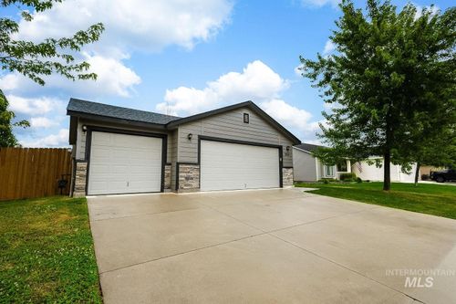 956 S Hebgon Lake Ave, Middleton, ID, 83644-5150 | Card Image