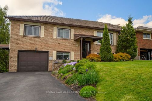 33 Rolliston St, Lakefield, ON, K0L2H0 | Card Image