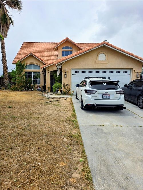 7064 11th Avenue, Hesperia, CA, 92345 | Card Image