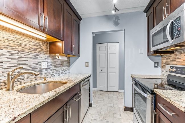 APT-28A - 159 Main St, Condo with 2 bedrooms, 2 bathrooms and 1 parking in Stoneham MA | Image 7