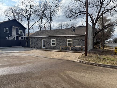 405 W Wm J Bryan Pkwy, Bryan, TX, 77803-2400 | Card Image