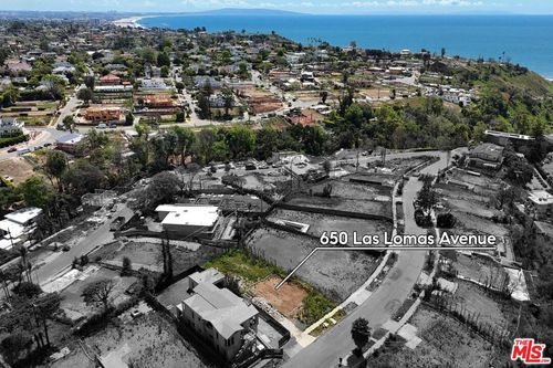 650 Las Lomas Avenue, Pacific Palisades, CA, 90272 | Card Image