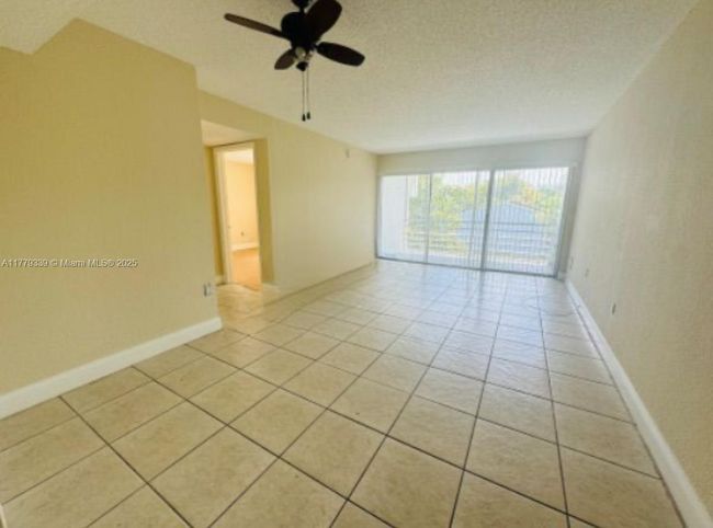 APT-315 - 4215 University Dr, Condo with 2 bedrooms, 2 bathrooms and null parking in Sunrise FL | Image 16
