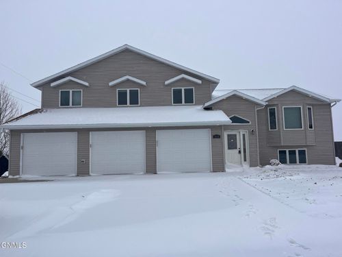 5036 39th Avenue Nw, Mandan, ND, 58554 | Card Image