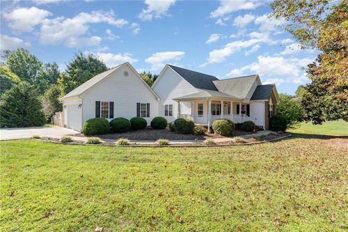 6393 Willow Hill Ct, Pleasant Garden, NC, 27313-8172 | Card Image