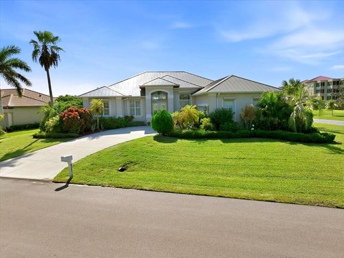 585 Coral Creek Dr, Placida, FL, 33946-2323 | Card Image