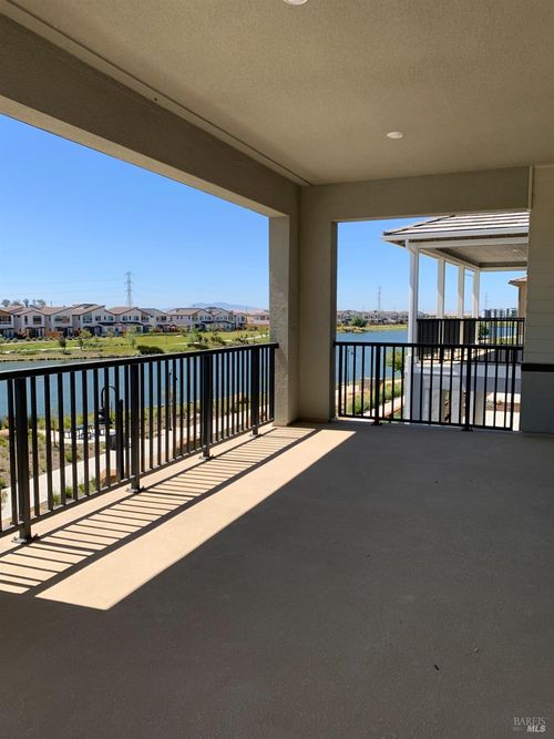 2438 Shore Vis, Fairfield, CA, 94533-7259 | Card Image