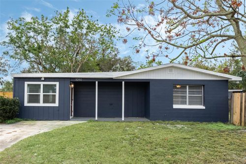 1090 Emerald Dr, MOUNT DORA, FL, 32757-4602 | Card Image