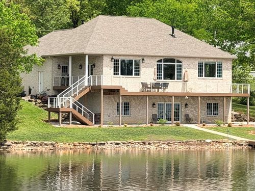 1018 Idlewild Dr, Sparta, TN, 38583-3119 | Card Image