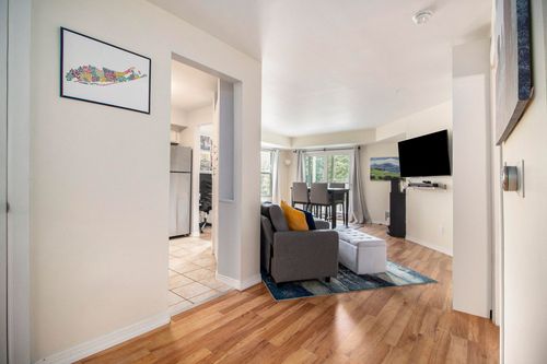 apt-2-2221 S Huron Pkwy, Ann Arbor, MI, 48104-5141 | Card Image