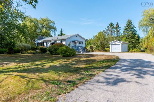 683 Main St, Lawrencetown, NS, B0S1M0 | Card Image