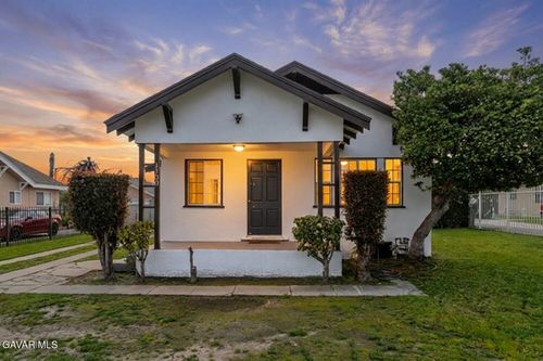 1100 W 103rd St, Los Angeles, CA, 90044-3126 | Card Image