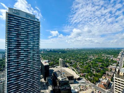 4012 - 8 Eglinton Ave E, Condo with 1 bedrooms, 2 bathrooms and null parking in Toronto ON | Image 1