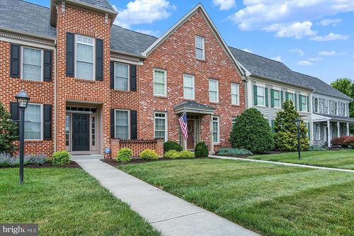 3 Jamestown Sq, MECHANICSBURG, PA, 17050-6889 | Card Image