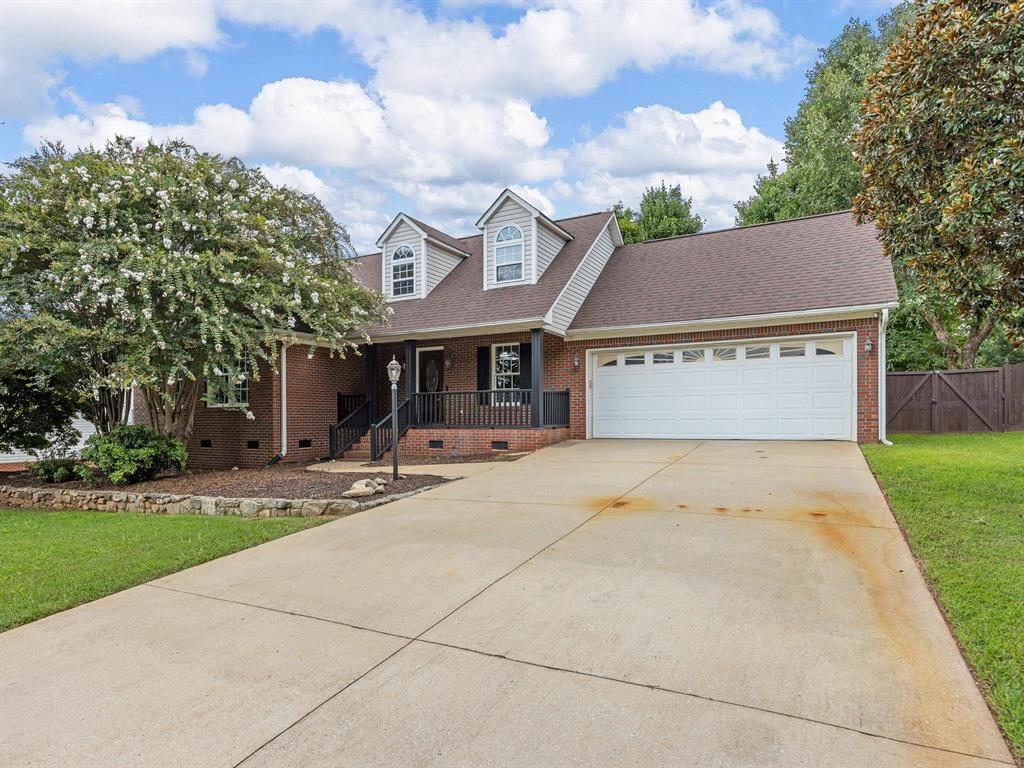 Shadow Oak Ct, Boiling Springs, SC 29316
