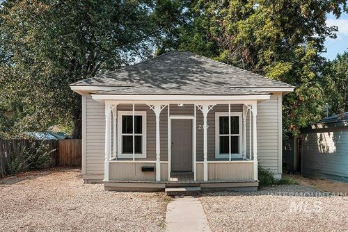 219 14th Ave N, Nampa, ID, 83687-4008 | Card Image