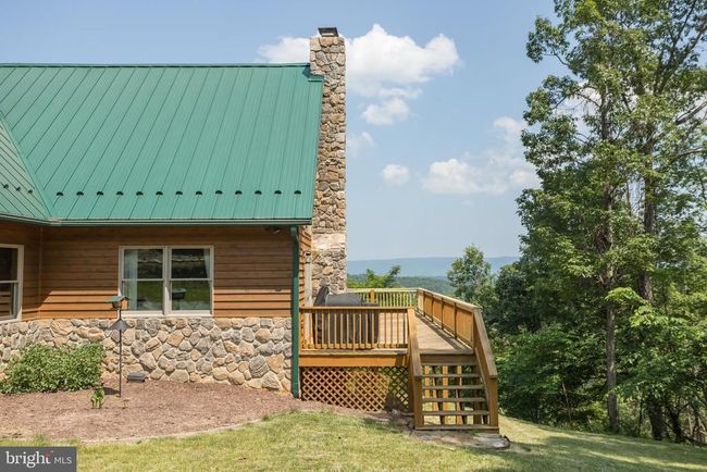 2020 Quaint Acres Ln, House other with 3 bedrooms, 3 bathrooms and null parking in BERKELEY SPRINGS WV | Image 4