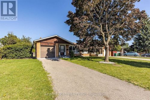 7 Montjoy Crescent E, Brampton (Central Park), ON, L6S3E5 | Card Image