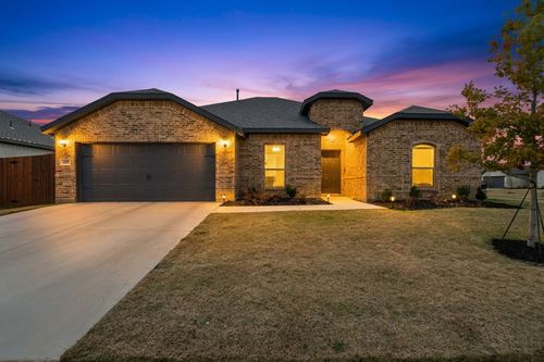437 Falcon Way, Azle, TX, 76020-2769 | Card Image