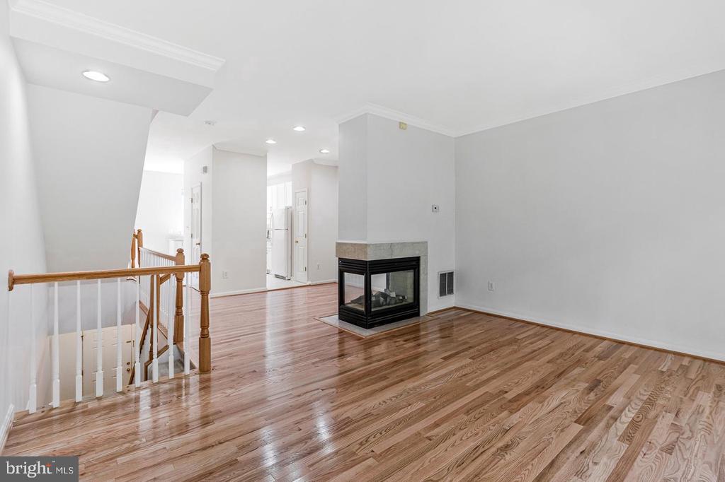 Residential Lease in ALEXANDRIA 3