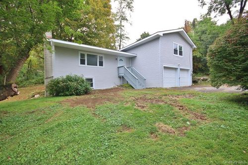 374 Bullet Hole Rd, Patterson, NY, 12563-2950 | Card Image