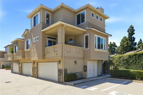 51-2901 Claremore Ln, Long Beach, CA, 90815-1643 | Card Image
