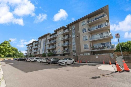 401-16 Markle Crct, Hamilton, ON, L9G0H4 | Card Image