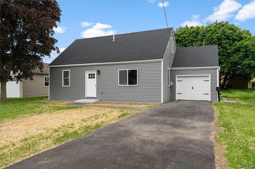 19 Grover St, East Syracuse, NY, 13057-1705 | Card Image