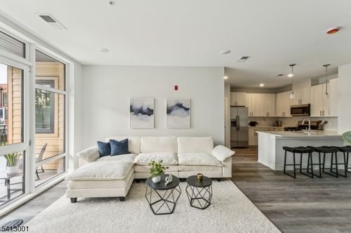 127-140 W Webster Ave, Roselle Park, NJ, 07204-1611 | Card Image