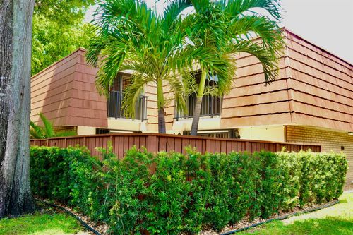 627 Buttonwood Ln, Boynton Beach, FL, 33436-7124 | Card Image