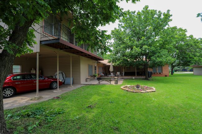 1000 S Harrison St, House other with 4 bedrooms, 4 bathrooms and null parking in McGregor TX | Image 22