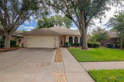 216 Ridge Dr, Victoria, TX, 77904-3210 | Card Image