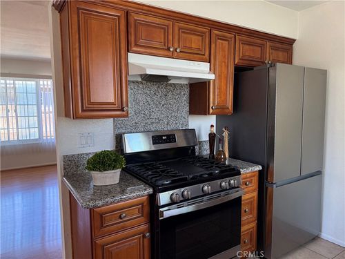 222 20th St, Huntington Beach, CA, 92648-3942 | Card Image