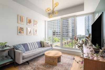 506 - 170 Sumach St, Condo with 1 bedrooms, 1 bathrooms and 1 parking in Toronto ON | Image 3