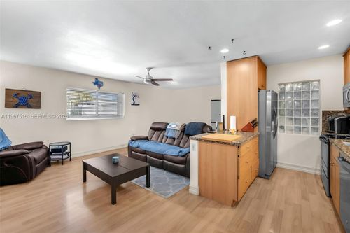 apt-18-1423 Holly Heights Dr, Fort Lauderdale, FL, 33304-4738 | Card Image