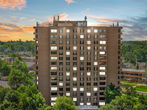 p11-2121 S Yorktown Ave, Tulsa, OK, 74114-1426 | Card Image