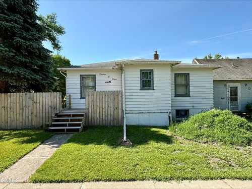 701 4th St Sw, Valley City, ND, 58072-3707 | Card Image