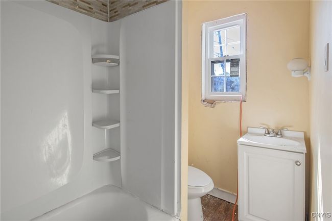 1 - 303 Gere Ave, Home with 4 bedrooms, 2 bathrooms and null parking in Syracuse NY | Image 8