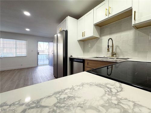 apt-93-4600 University Center Dr, Las Vegas, NV, 89119-6679 | Card Image