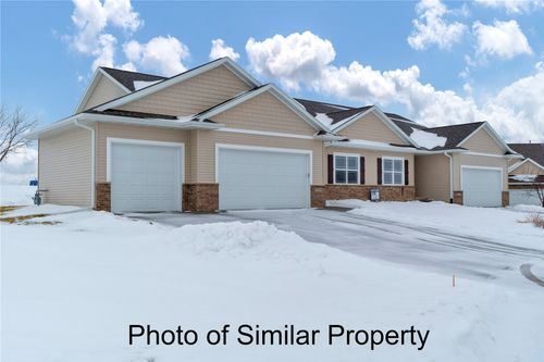 2935 Clubhouse Dr, Marion, IA, 52302-9219 | Card Image