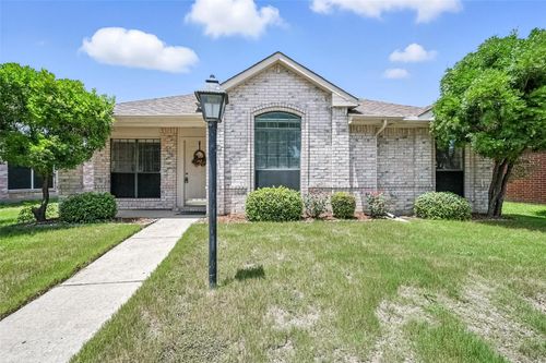 1716 Creekpoint Drive, Lewisville, TX, 75067 | Card Image