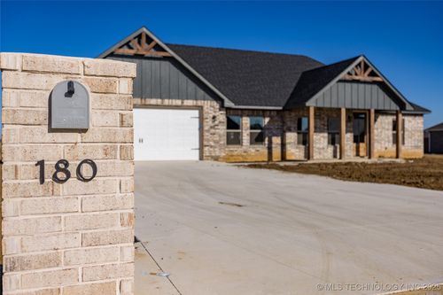 180 Maple Leaf Drive, Durant, OK, 74701 | Card Image